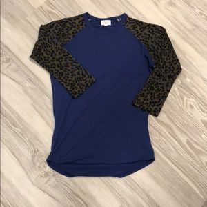 LuLaRoe Randy Baseball T size xxs